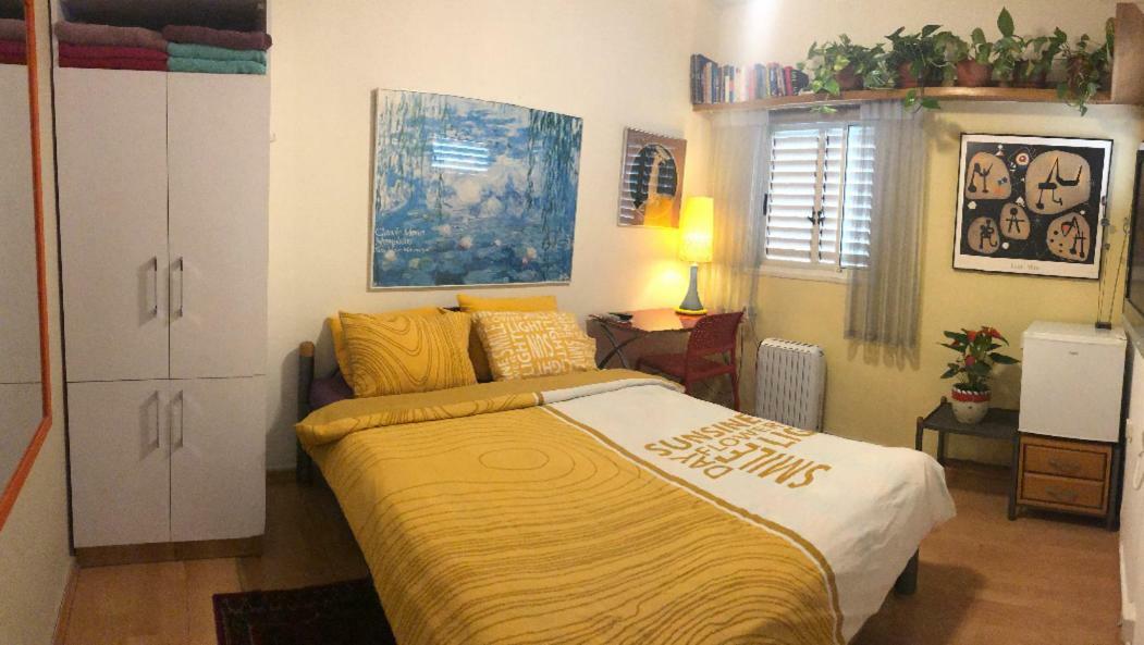 Comfortable Quiet Room With A Private Bathroom In Shared Apartment Tel Aviv Eksteriør bilde
