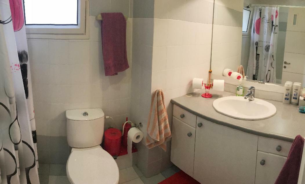 Comfortable Quiet Room With A Private Bathroom In Shared Apartment Tel Aviv Eksteriør bilde